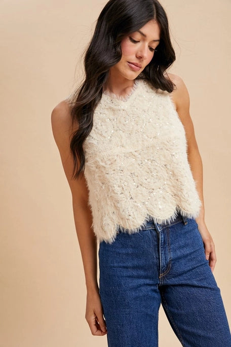 Feather & Shine Scalloped Tank – Ivory